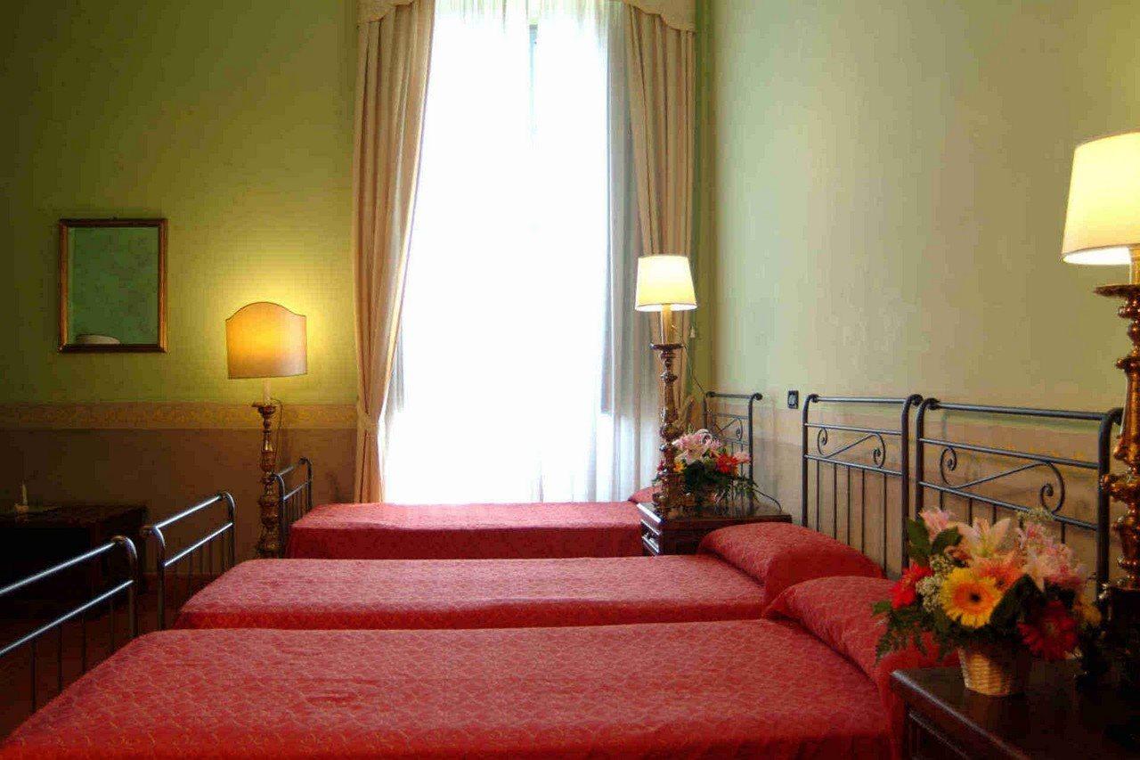 Domus Sessoriana Bed & Breakfast Rome Bagian luar foto