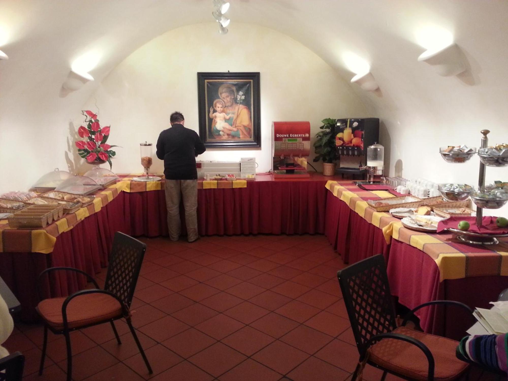Domus Sessoriana Bed & Breakfast Rome Bagian luar foto