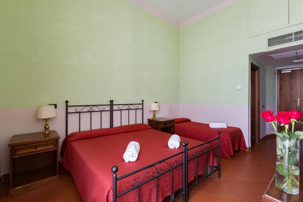 Domus Sessoriana Bed & Breakfast Rome Bagian luar foto