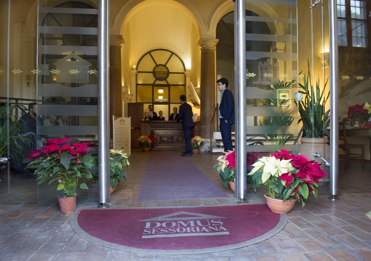 Domus Sessoriana Bed & Breakfast Rome Bagian luar foto