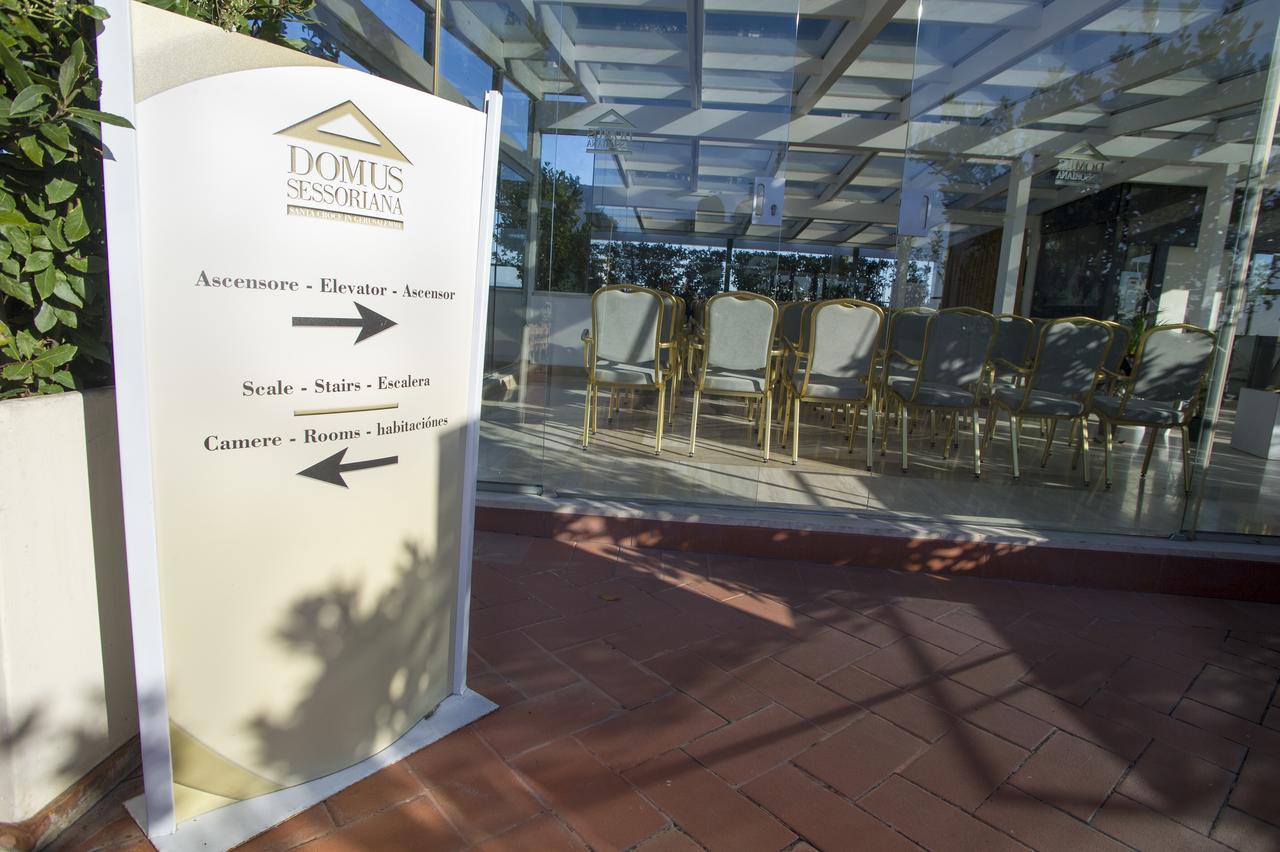 Domus Sessoriana Bed & Breakfast Rome Bagian luar foto