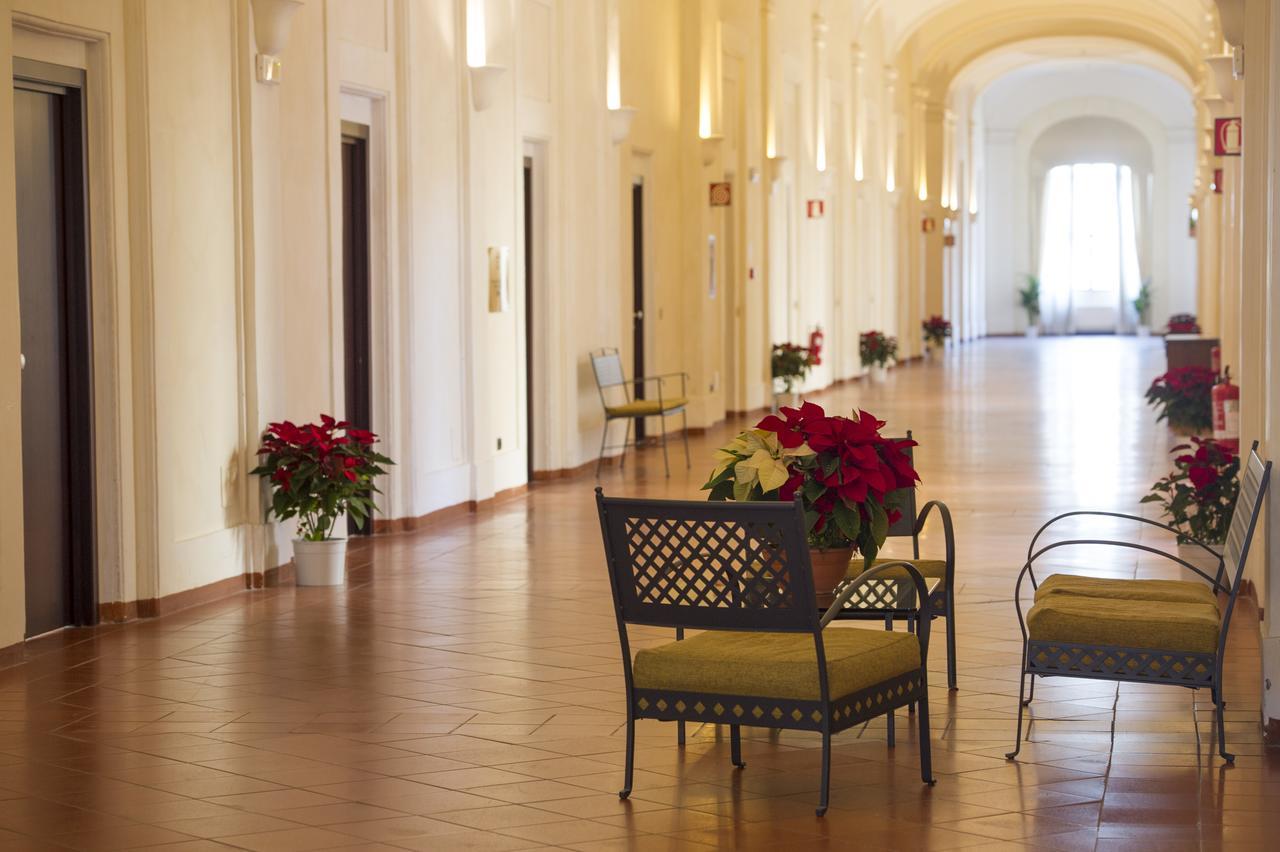 Domus Sessoriana Bed & Breakfast Rome Bagian luar foto