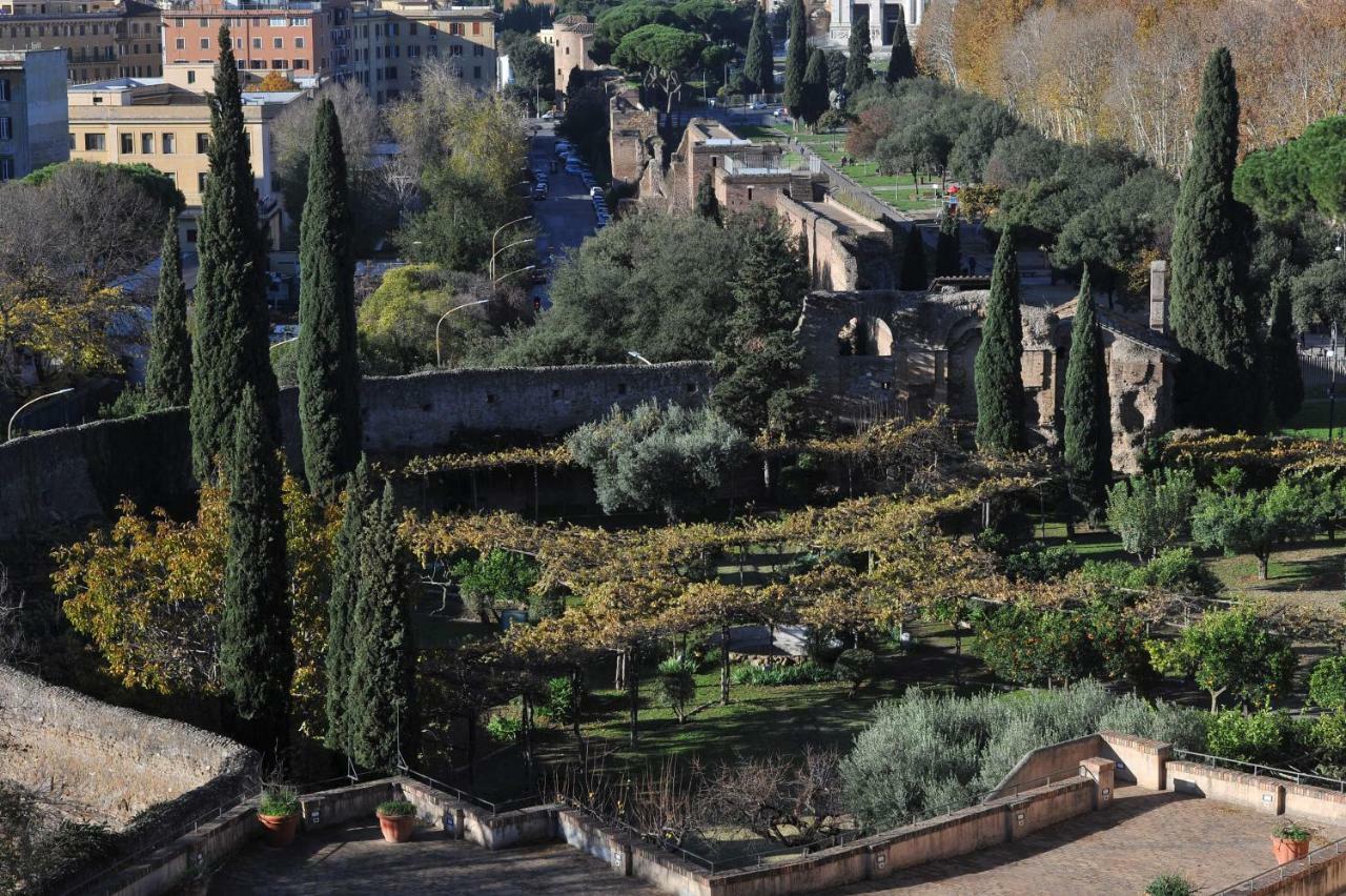 Domus Sessoriana Bed & Breakfast Rome Bagian luar foto